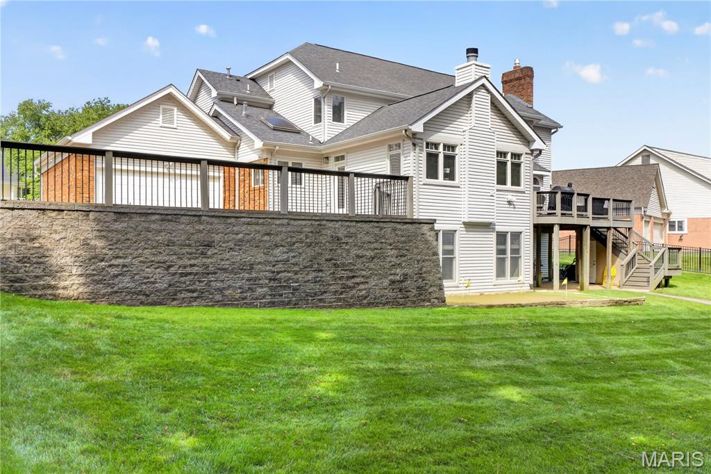 The Seasons At Schoettler 2 - Residential