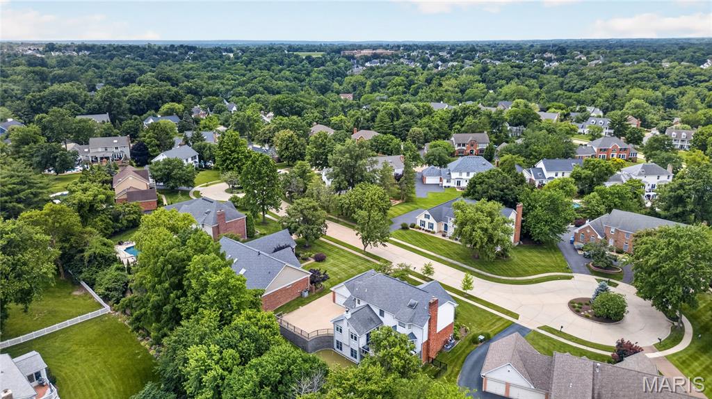 The Seasons At Schoettler 2 - Residential