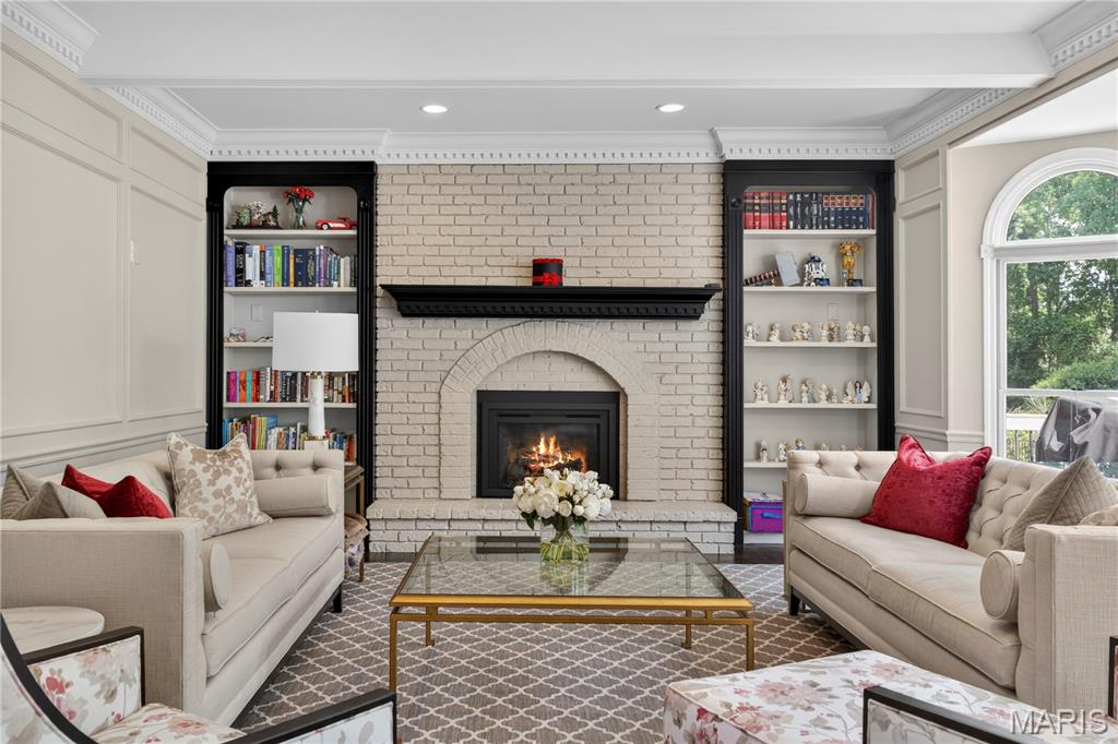 The Seasons At Schoettler 2 - Residential