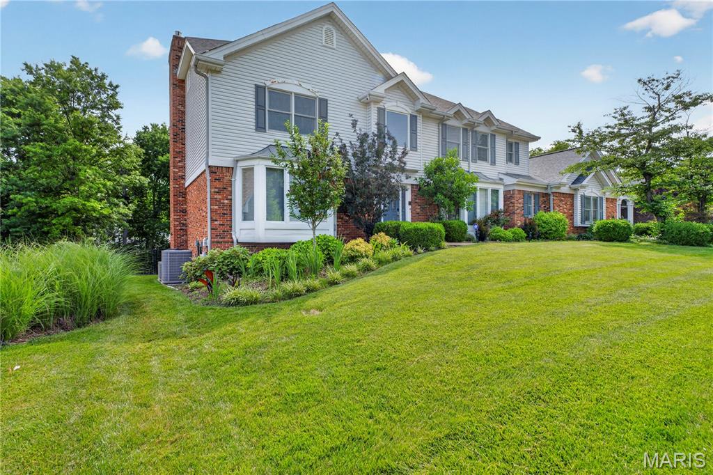 The Seasons At Schoettler 2 - Residential
