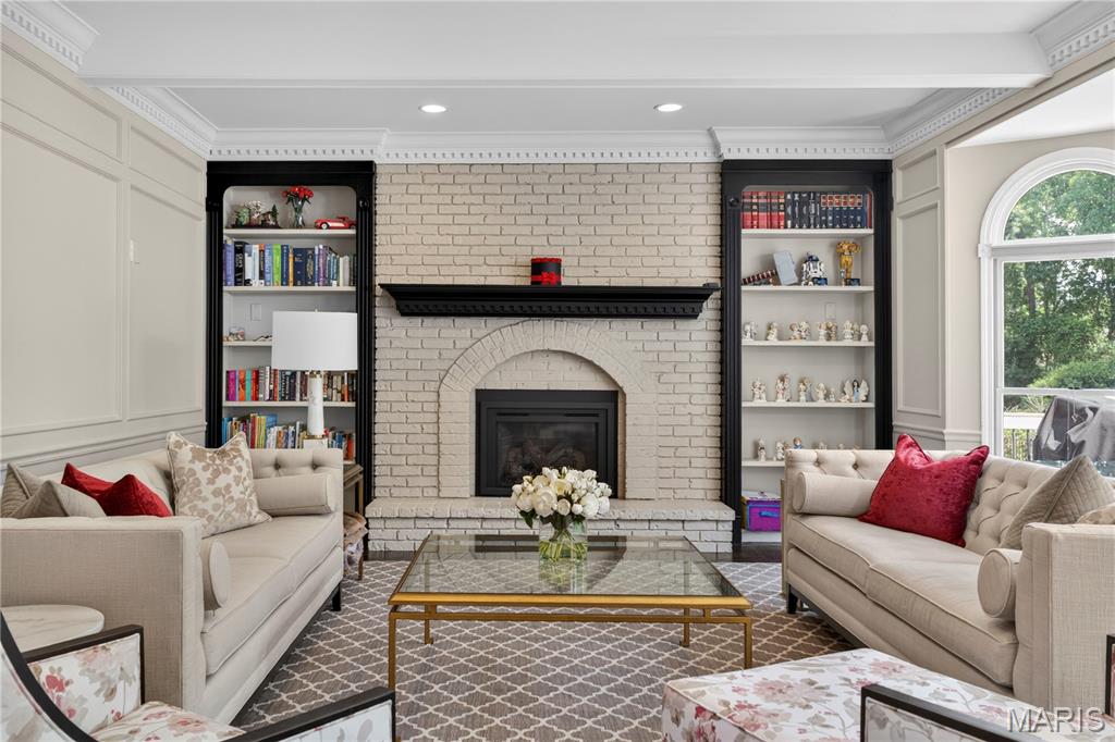 The Seasons At Schoettler 2 - Residential
