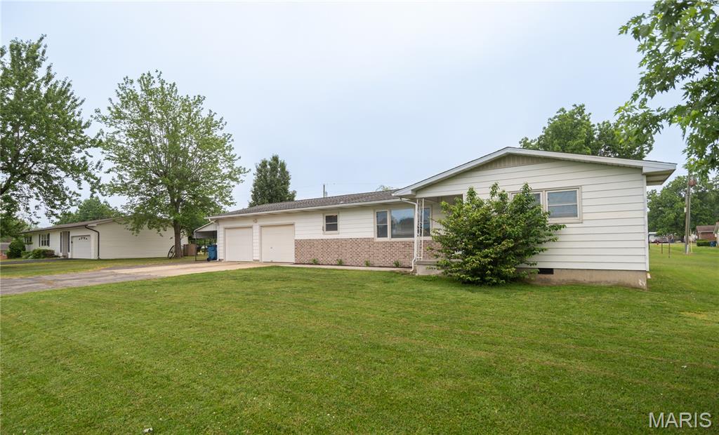 3 bedroom, 1.5 bathroom, located on the North end of town. New roof in 2021, New HVAC in August of 2023. Seller/Agent