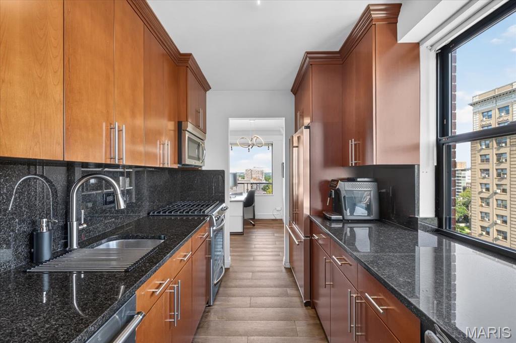 Executive House - Residential