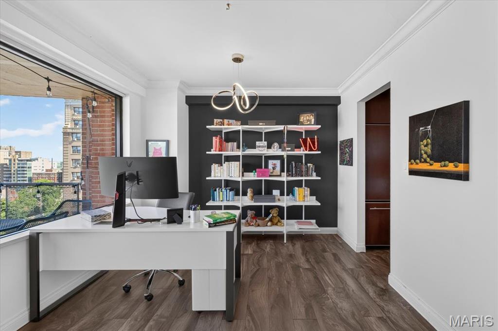 Executive House - Residential