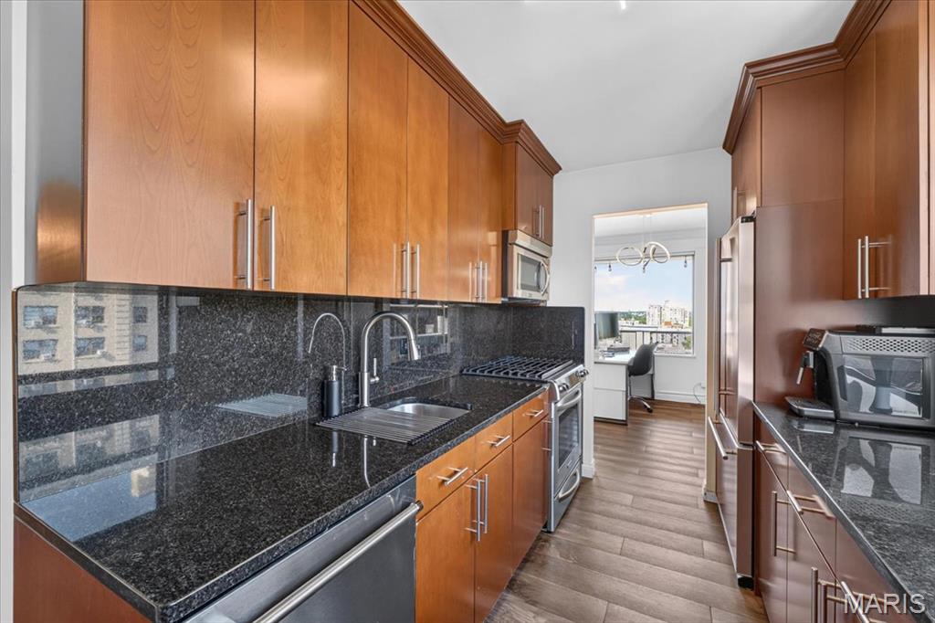 Executive House - Residential