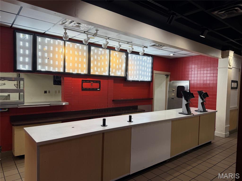 Court I - Commercial Sale