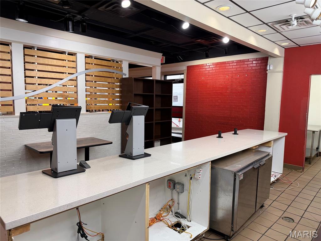 Court I - Commercial Sale