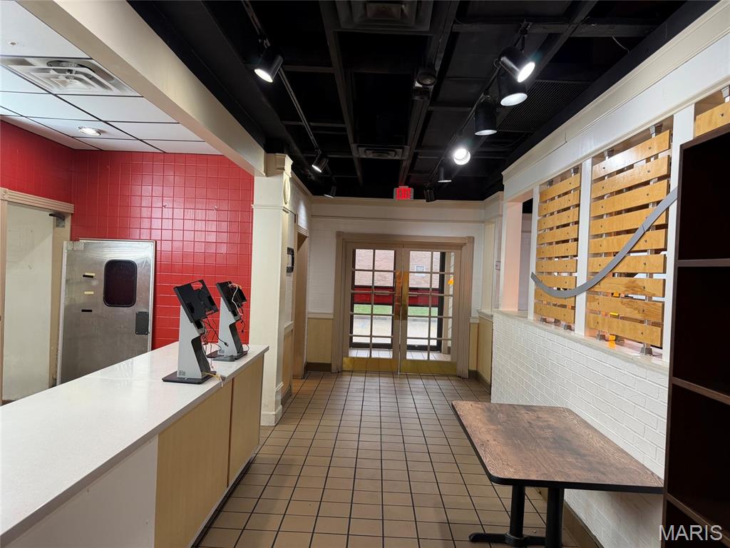 Court I - Commercial Sale