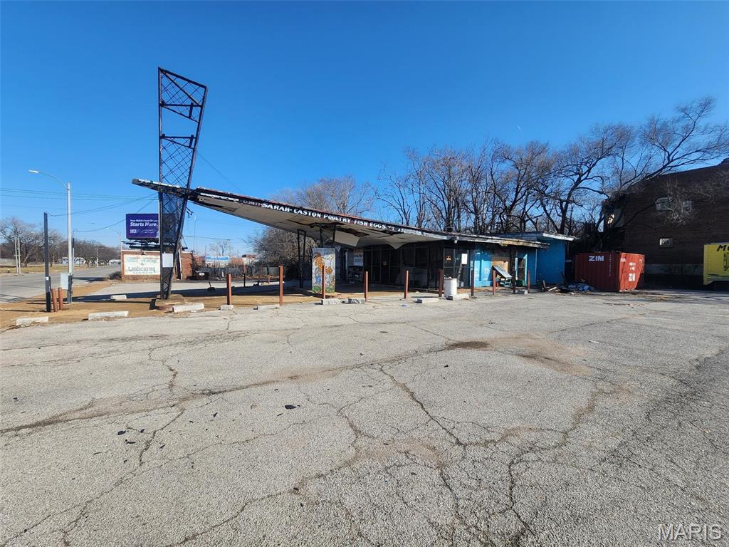 Rare opportunity to acquire a prominent commercial site on nearly ½ acre at the signalized corner of Page Boulevard and Vandeventer Avenue in the heart of the Covenant Blu–Grand Center neighborhood of St. Louis. This highly visible corner benefits from strong daily traffic counts and exceptional access to Midtown, Downtown, and major arterial routes. The property is located within one of the city’s most culturally significant and rapidly evolving areas, home to iconic institutions including the Fox Theatre, Powell Symphony Hall, and the Sheldon.  The surrounding area continues to see sustained investment, making this site ideal for forward-thinking development. The possibilities for this property are truly expansive. Buyers may elect to demolish and develop a new project or reposition the existing structure for adaptive reuse, depending on vision and market strategy. An adjacent parcel is also available, offering the rare chance to expand the overall footprint and scale of development. Ideal for developers, investors, or owner-users seeking a high-profile location with strong fundamentals, cultural relevance, and long-term upside in one of St. Louis’ most dynamic corridors.
