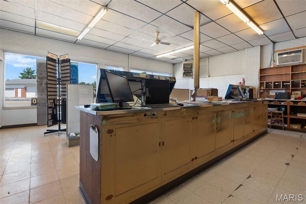 none - Commercial Sale