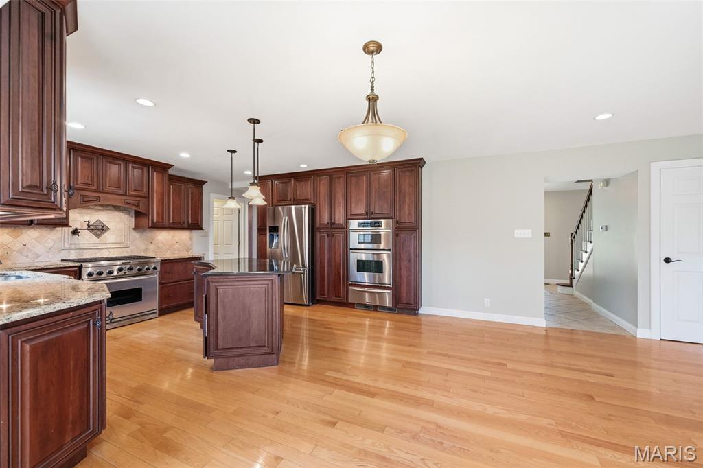 Ladue Trails Sec Of The Village Of - Residential