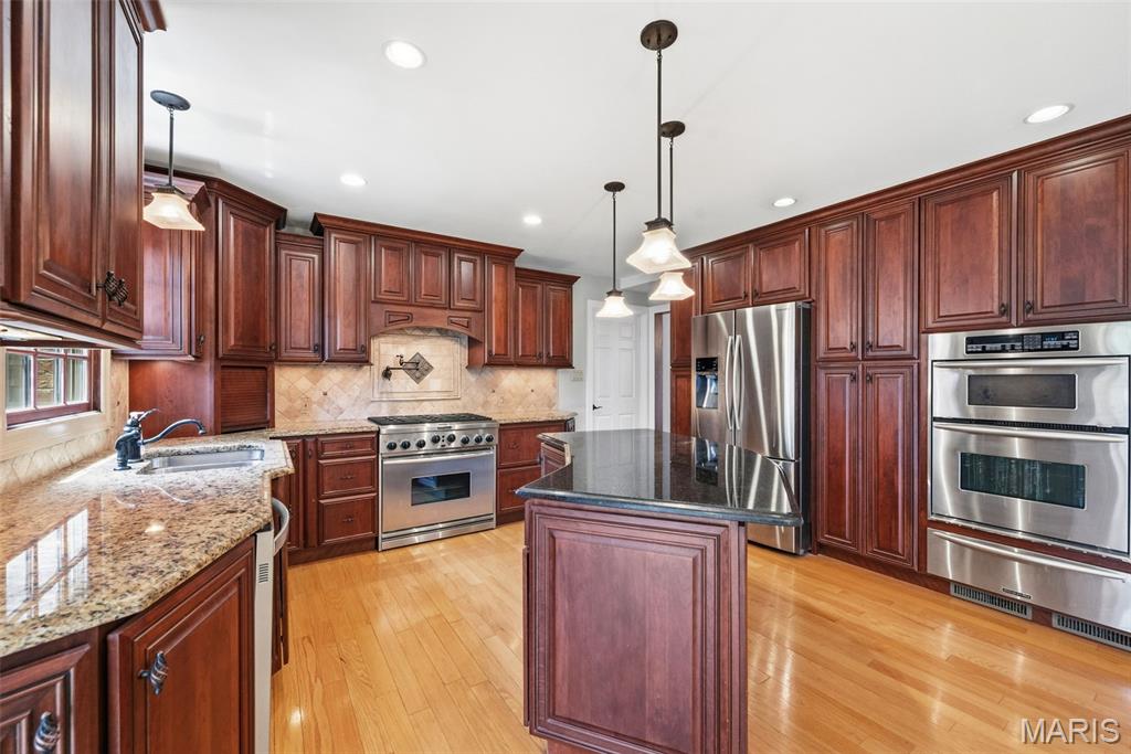 Ladue Trails Sec Of The Village Of - Residential