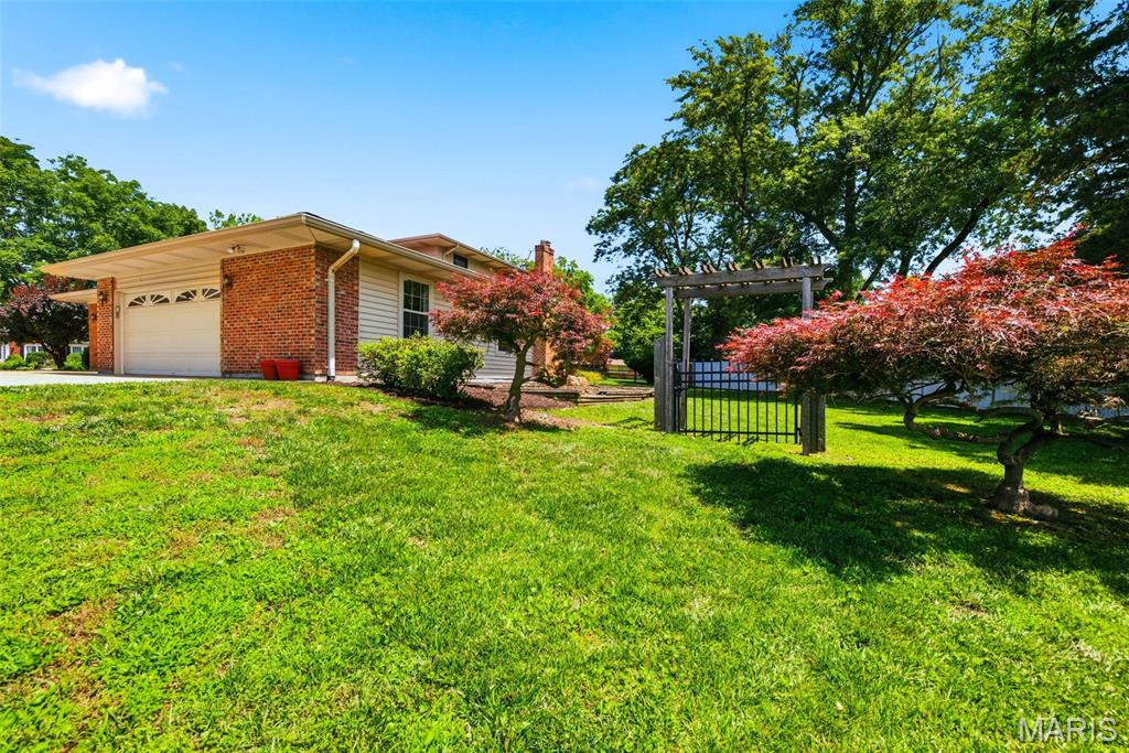 Ladue Trails Sec Of The Village Of - Residential