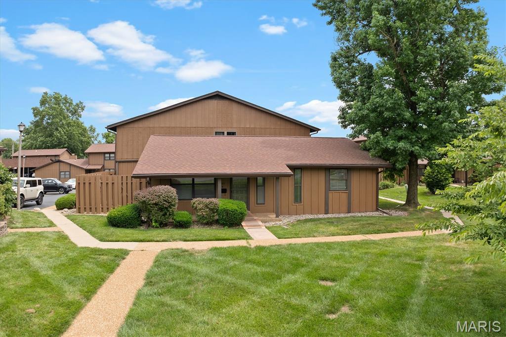 Don't miss this move in condition 3 bedroom, 2 bath, one level condominium with garage. New flooring installed, New kitchen appliances, freshly painted June 2026. Front porch and rear patio for your relaxation.  HOA provides exterior maintenance, lawn maintenance, snow removal, access to pool, and clubhouse. Conveniently located with immediate highway access for St. Louis or Scott Air Force Base commute. Close to shopping and  schools.