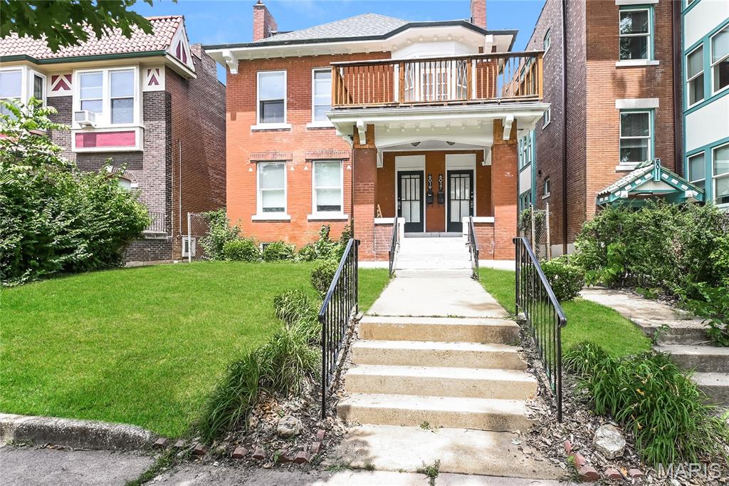 Incredible investment opportunity near Washington University! This spacious, beautifully updated duplex offers two large units with fantastic layouts, high ceilings, abundant natural light, and bonus rear sunrooms. Each unit features a renovated kitchen featuring stainless steel appliances and stone countertops, updated bathrooms with designer finishes, in-unit laundry, central A/C, and forced-air heat.
The property has a strong rental history, with the units most recently renting for $3,250/month and $2,600/month, offering excellent income potential for an investor or an owner-occupant looking to offset their mortgage with rental income.
This is a truly turnkey property with extensive updates throughout, including replaced plumbing stacks, updated electrical panels, updated windows, beautiful masonry and brickwork, a newer front deck, and a new roof within the last year. A newly poured parking pad in the rear provides additional convenience for tenants or owners.
With its size, condition, rental potential, and desirable location near Washington University, this is a rare opportunity to add a high-quality duplex to your portfolio or make one side your home while generating income from the other.