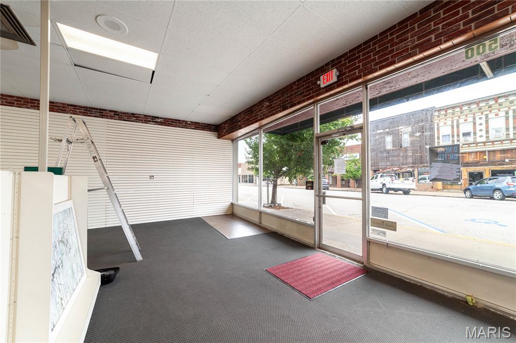 Moberly - Commercial Sale