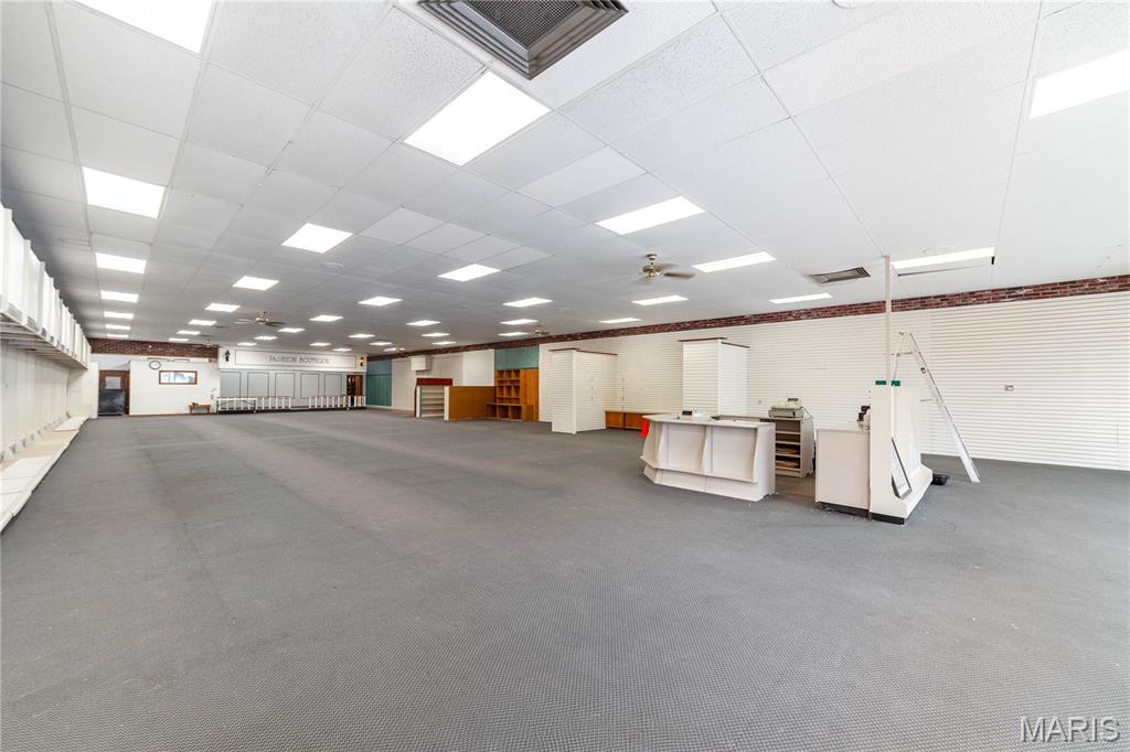 Moberly - Commercial Sale