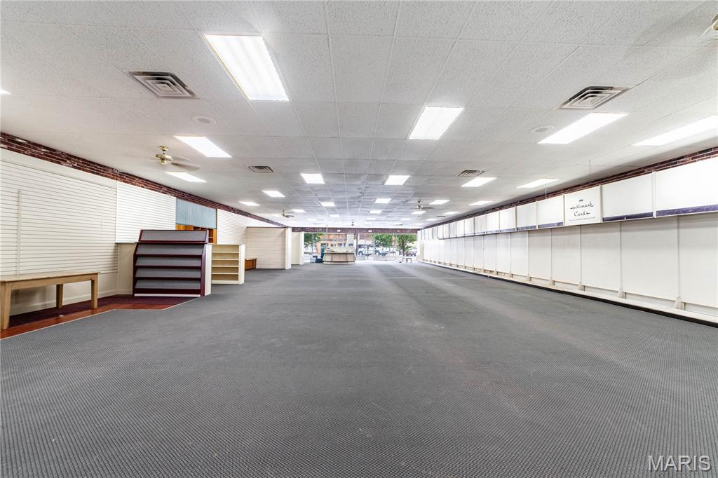 Moberly - Commercial Sale