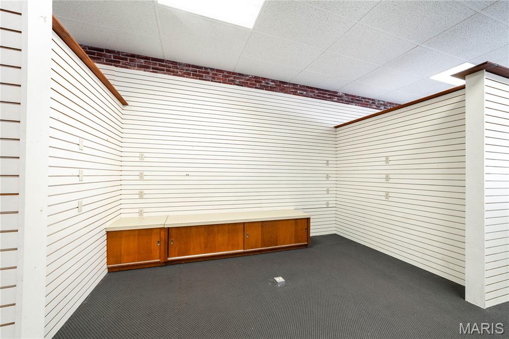 Moberly - Commercial Sale