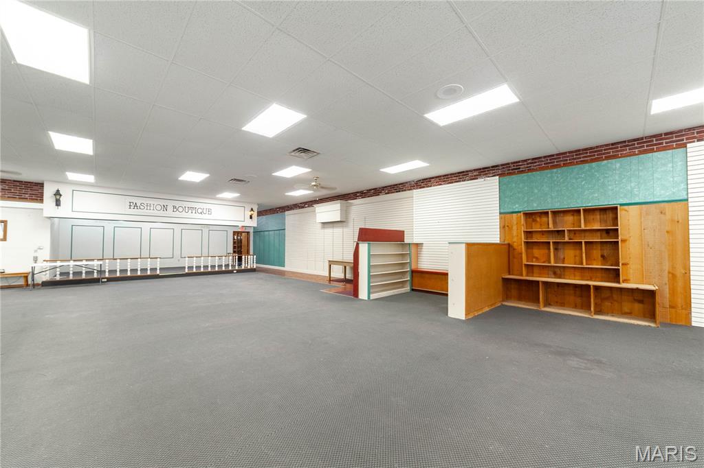 Moberly - Commercial Sale