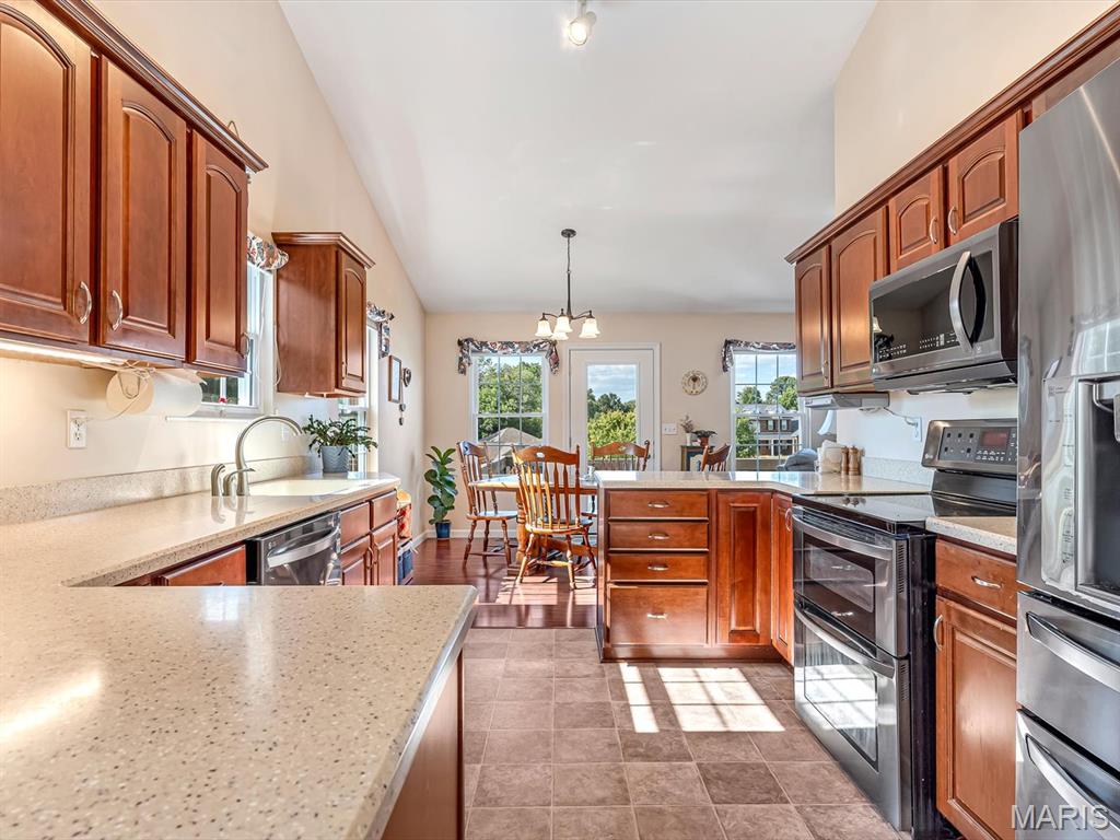 Country Club Manors - Residential