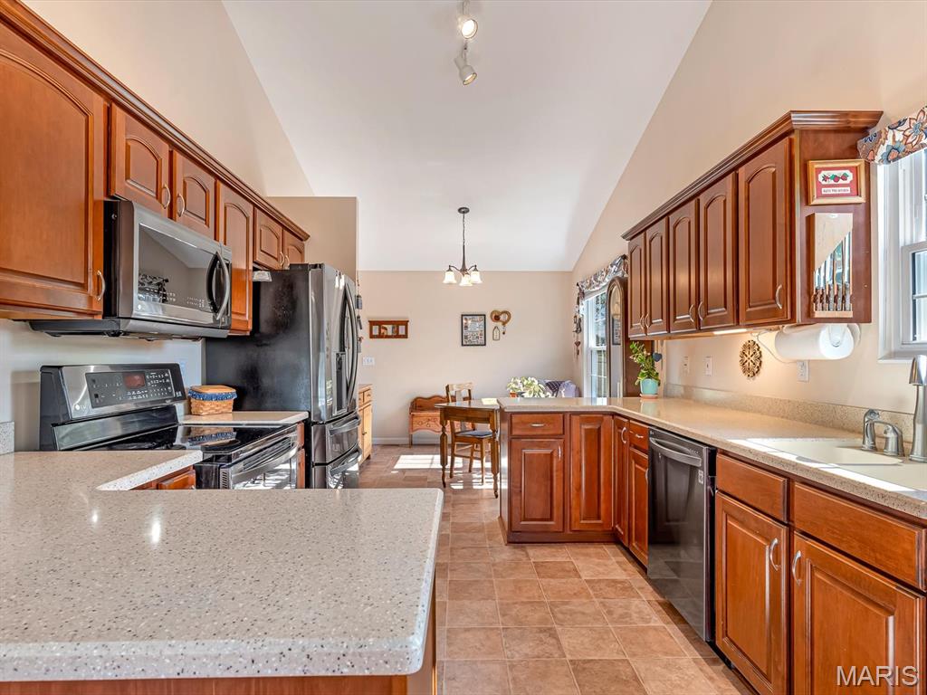 Country Club Manors - Residential