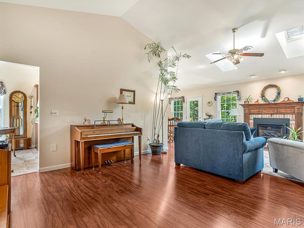 Country Club Manors - Residential
