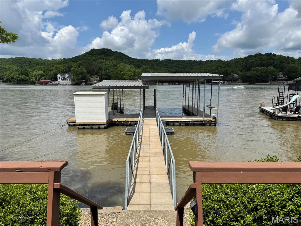 Aarons Point - Residential