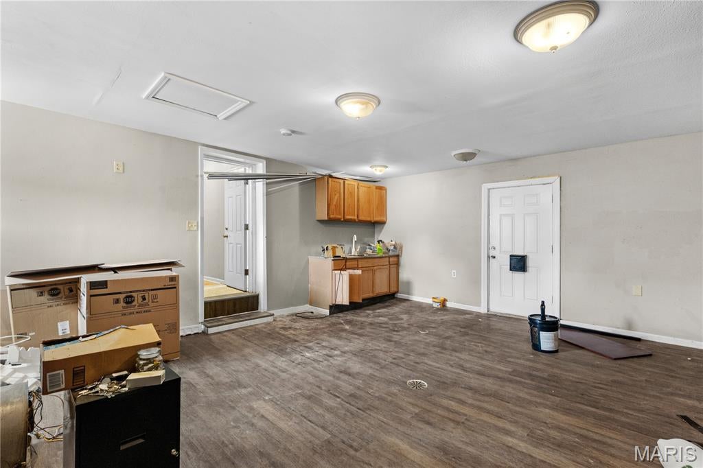 Morris Acres - Commercial Lease