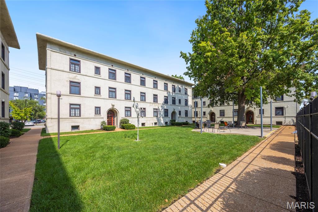 The Loop Condo - Residential