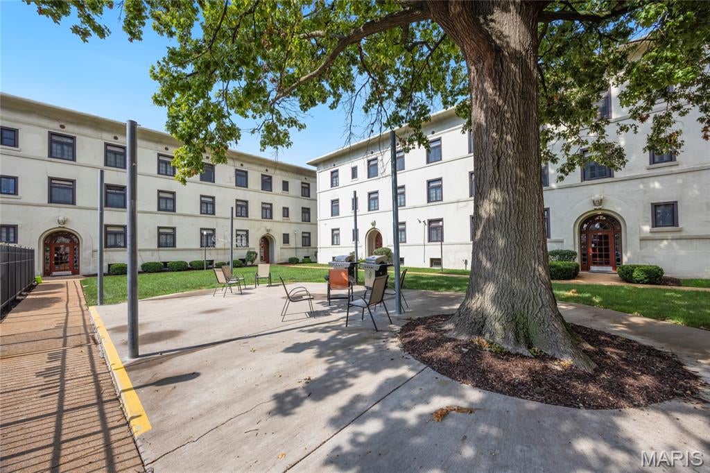 The Loop Condo - Residential