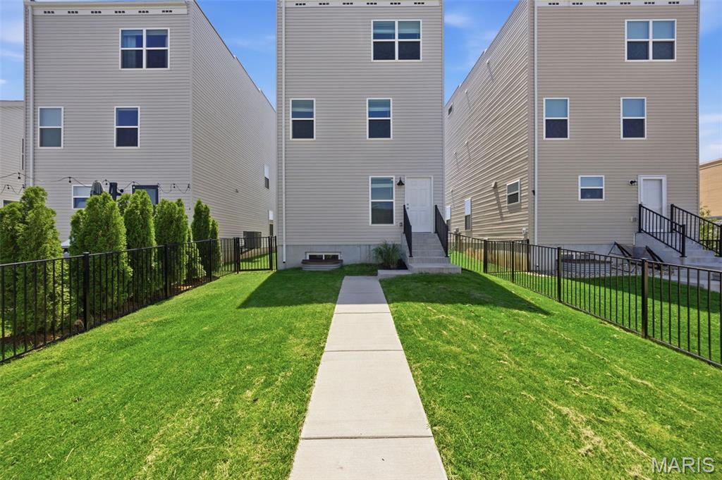 Villages At Crestwood Crossing The - Residential