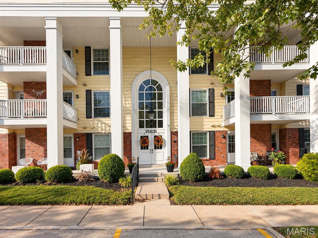 Welcome to easy, low-maintenance living in the desirable Brandywine community! This spacious 2-bedroom, 2-bathroom condo offers 1,292 square feet and a comfortable, functional floor plan. The inviting living room features a gas fireplace and opens to a covered deck—perfect for relaxing outdoors. A separate dining room and generously sized eat-in kitchen provide plenty of space for everyday living and entertaining. The primary suite includes a large walk-in closet, private bath with double sinks, and separate shower. Additional conveniences include in-unit laundry, elevator access, an assigned parking space in the underground garage, and a private storage area located on the same floor. Community amenities include a pool and clubhouse. Conveniently located near shopping, restaurants, grocery stores, and Highway 40/64 within the Parkway C-2 School District.