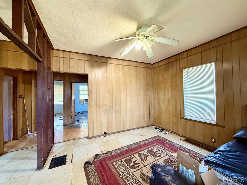 West Walnut Manor - Residential