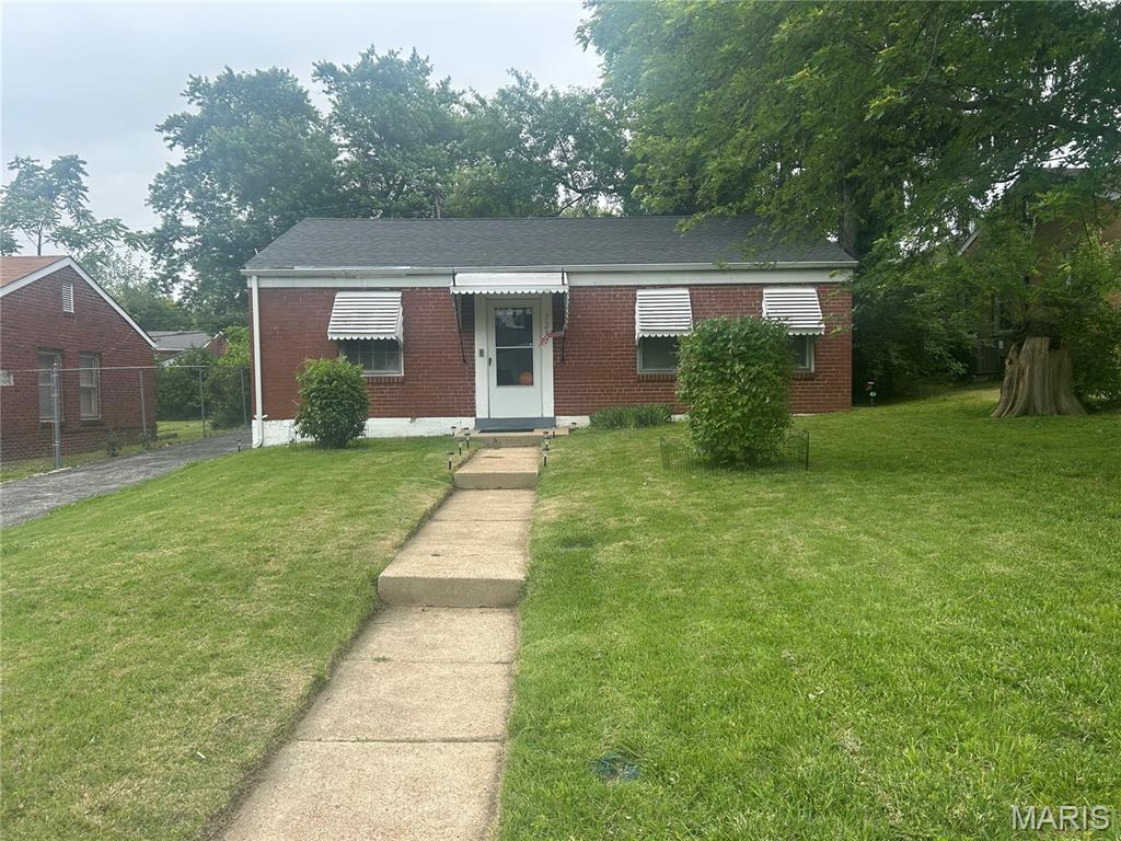INVESTORS - Occupied home with long term S8 tenant in place.  Time to add to your rental portfolio!!

Must have an accepted contract in place before a showing will be granted.