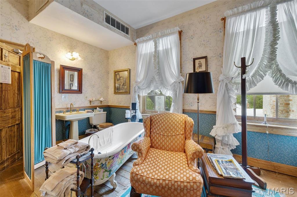 Downtown - Commercial Sale