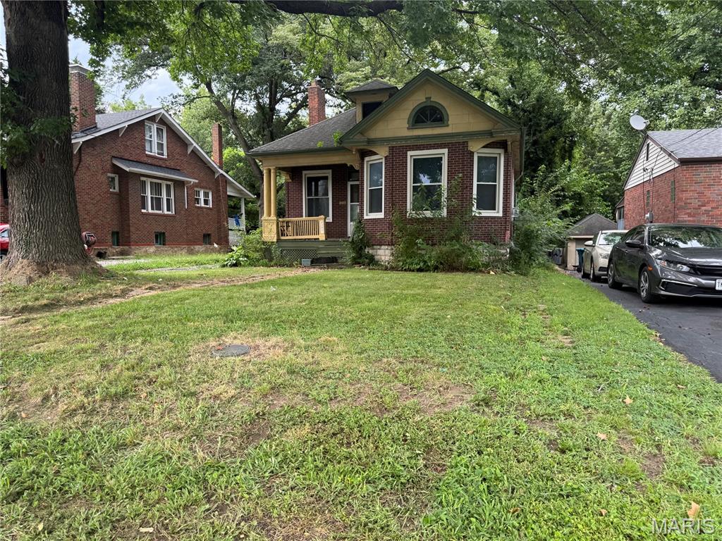 Great home! Home boasts spacious rooms, level lot, detached garage and much more! Home sold as-is.