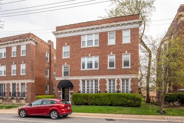 Fantastic Opportunity to own a large 3-unit investment property in the heart of the booming Delmar Loop.  Ideally situated right next to Washington University, this attractively located property offers many amenities that will keep it high-performing for decades to come.

Large 3-bedroom units feature many updates, with completely new plumbing to kitchens and baths, hardwood floors throughout, and renovated kitchens with stainless appliances.  Central AC & Forced Air heat, roof in great shape redone in the past few years, impeccable brickwork.  Off street parking pad in the rear, metal fire escape in great shape.  Clean basement with storage lockers for all units, updated electrical panels.   

A motivated owner will thrive leasing these 3-bedroom units at a quite achievable $2250 market rate as-is.  Wash U charges $1700+ *per person* monthly for tiny dorms -- students flock to the Delmar Loop for all the shops, restaurants, bars and more that it has to offer! 

With further simple upgrades like in-unit laundry or furnishing the apartment for students, the sky's the limit: others on this block have achieved $3,200/mo+ rents for 3-bedroom units with laundry, furnishings, etc..  Offered at Pro Forma 7.81 Cap rate at market rents, call today