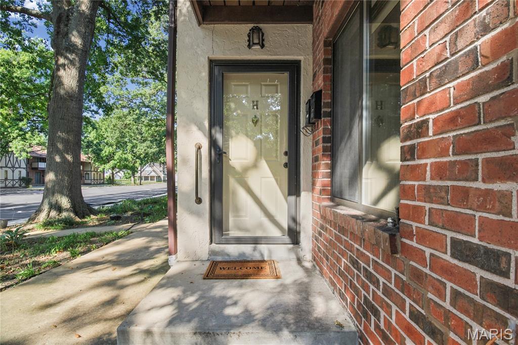 Barrington Square Condo - Residential