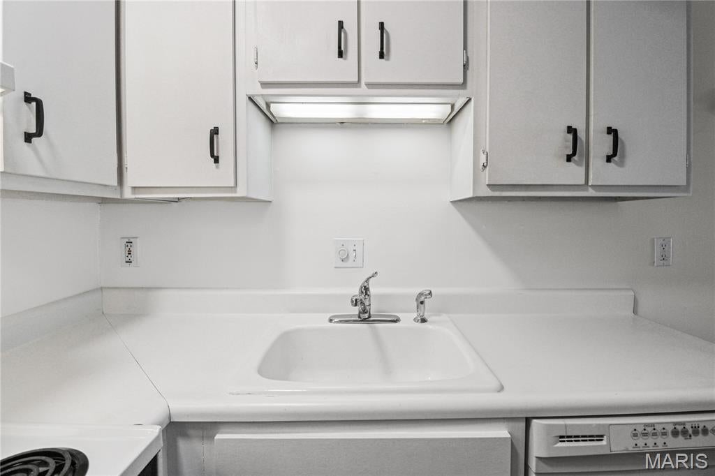 Barrington Square Condo - Residential
