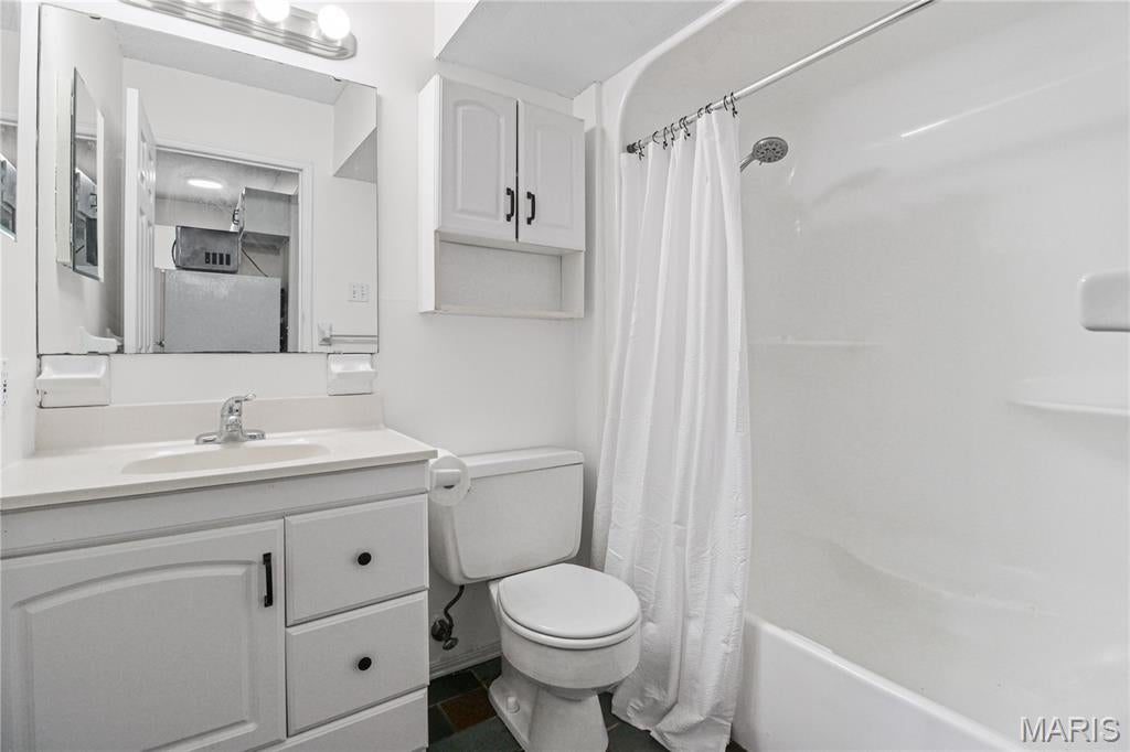 Barrington Square Condo - Residential