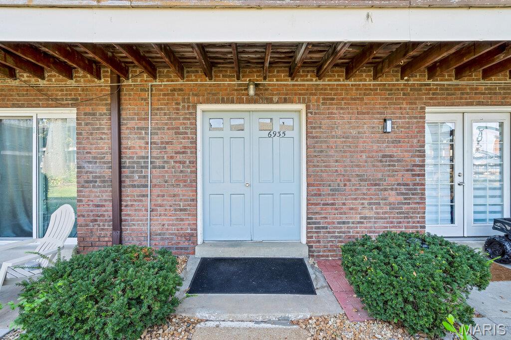 Colonial Woods Condo - Residential