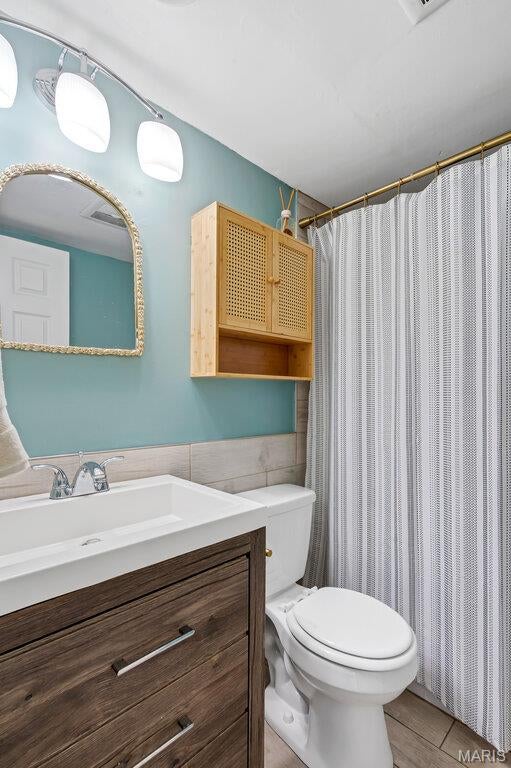 Colonial Woods Condo - Residential