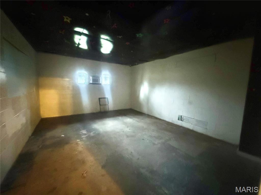 n/a - Commercial Sale