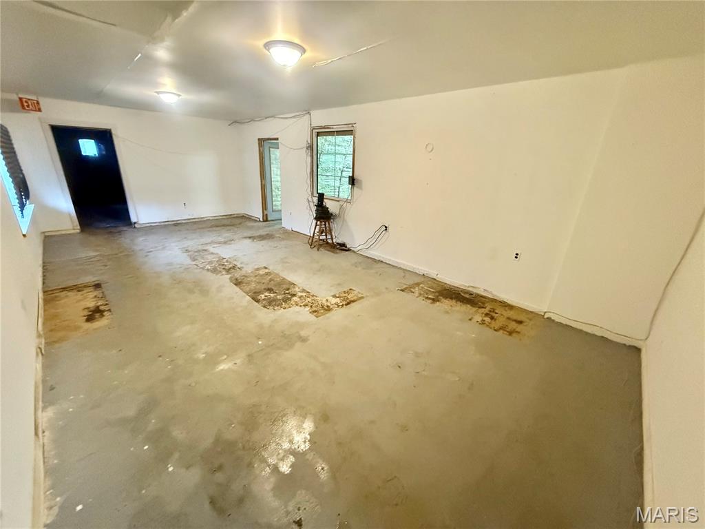n/a - Commercial Sale
