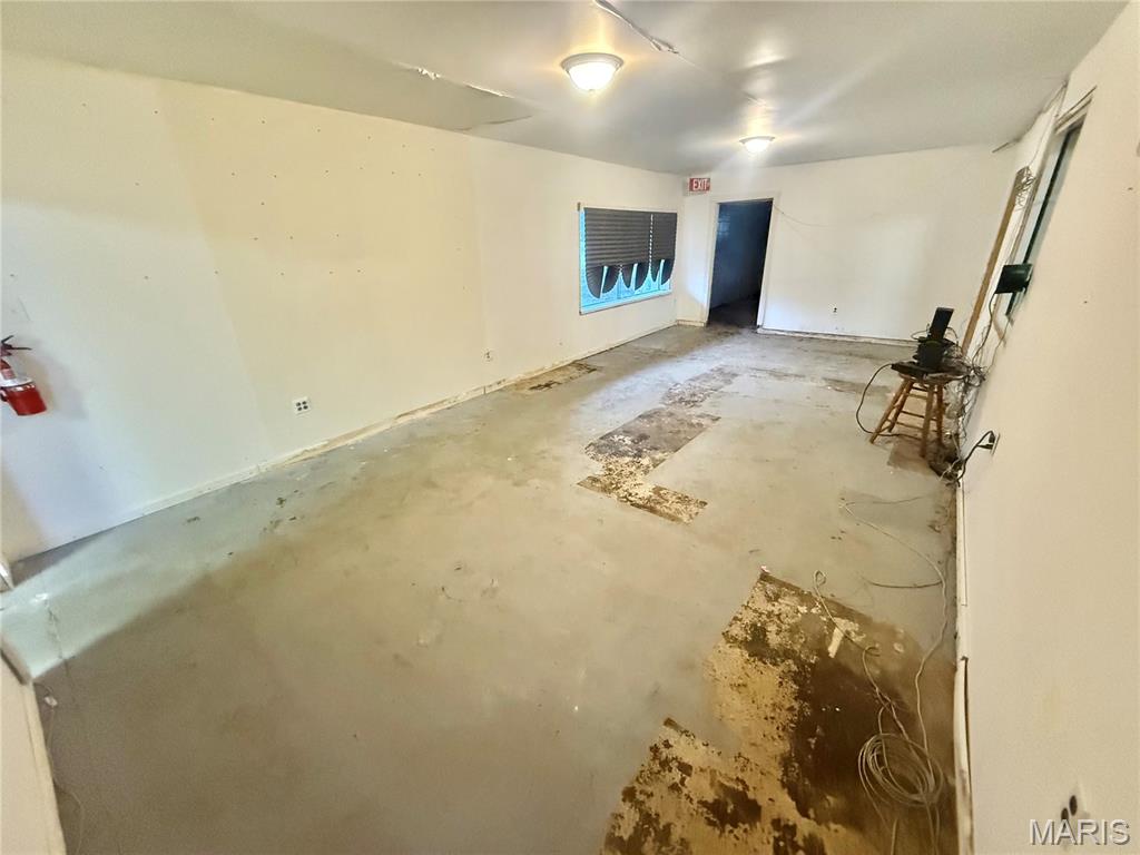 n/a - Commercial Sale