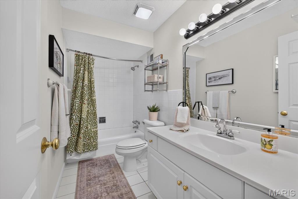 Colony Woods Condo - Residential