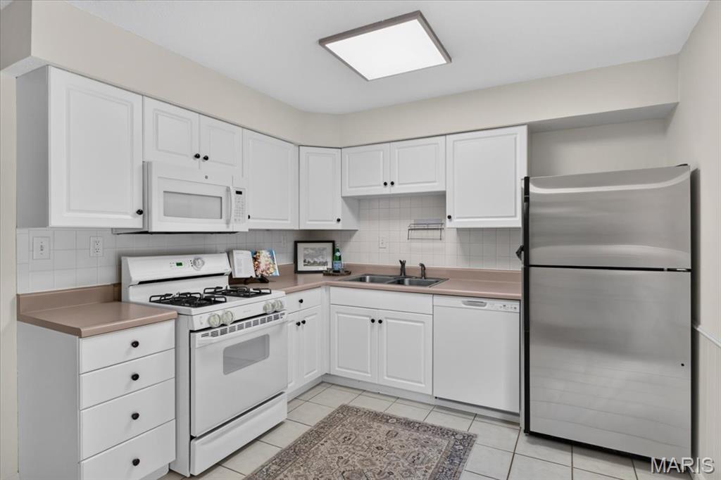 Colony Woods Condo - Residential