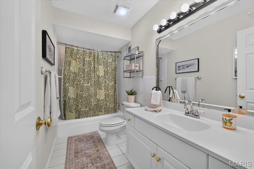 Colony Woods Condo - Residential