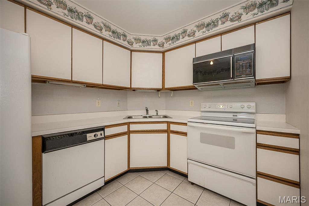 Jefferson Manor Condo - Residential